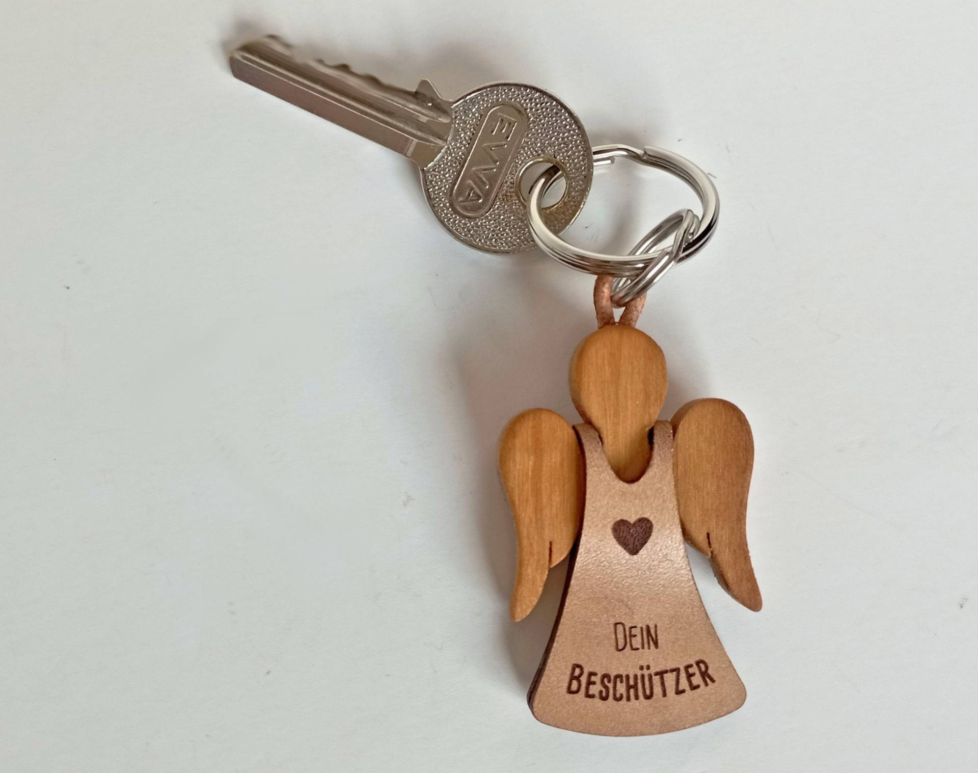 Holz-Leder Schutzengel Schlüsselanhänger/Taschenhänger Dein Beschützer Holz-Leder Schutzengel Schlüsselanhänger/Taschenhänger Dein Beschützer von hebraHolzGeschenke