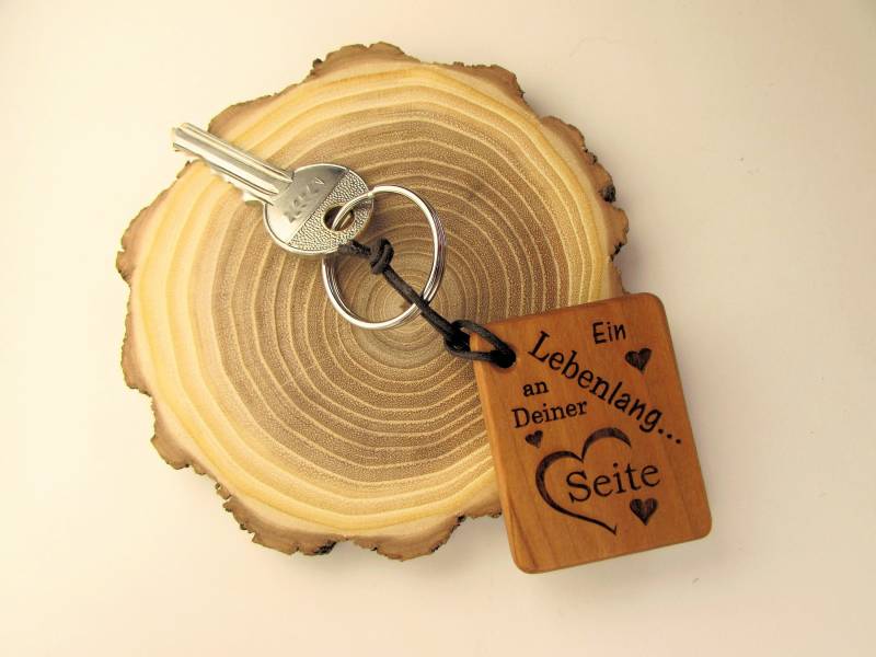 Holz Schlüsselhänger, Ein Lebenlang An Deiner Seite, Valentinstag Holz Schlüsselhänger, Ein Lebenlang An Deiner Seite, Valentinstag von hebraHolzGeschenke