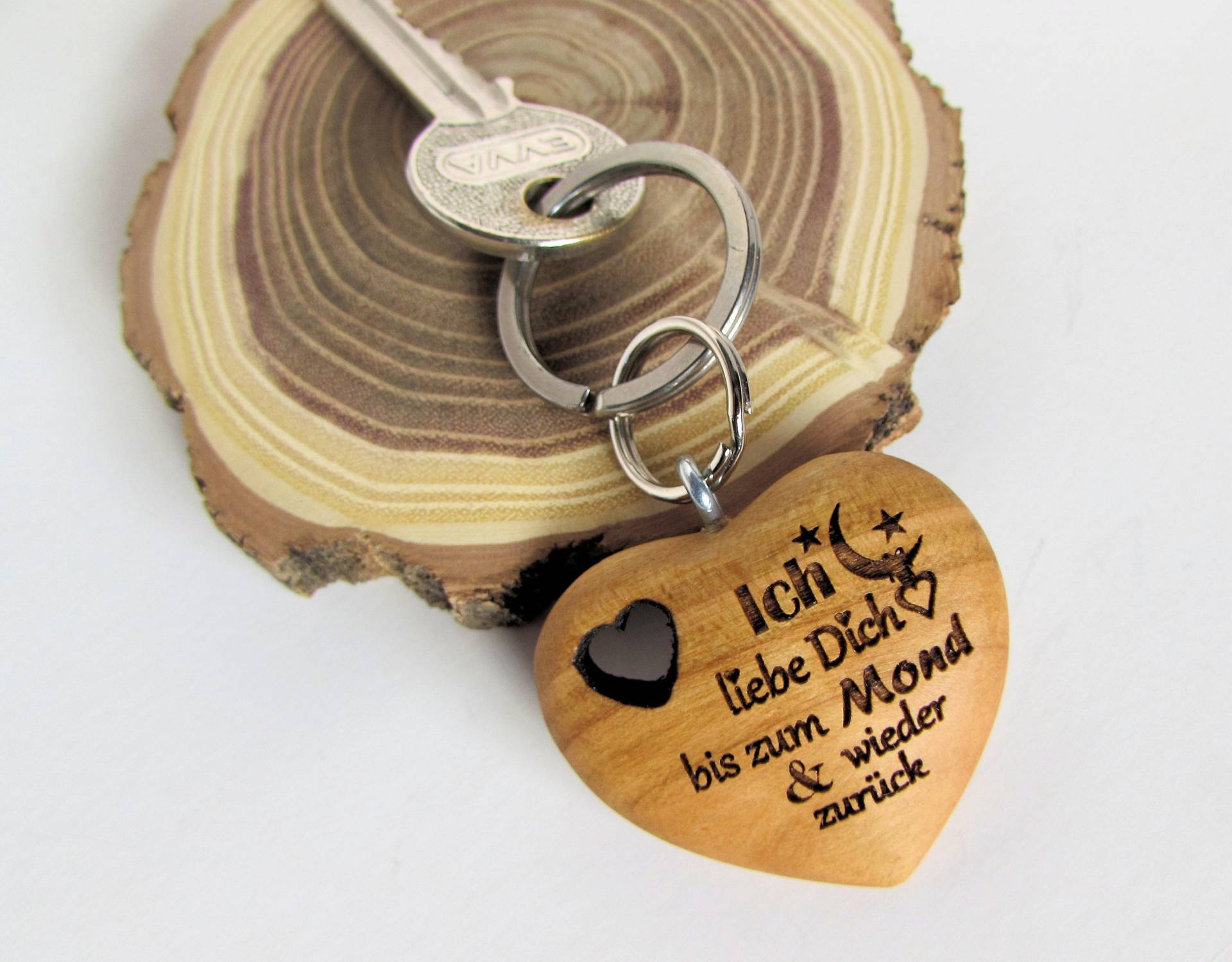 Schlüsselanhänger Herz Holz | Ich Liebe Dich Bis Zum Mond Und Wieder Zurück Valentinstag Geschenkverpackung Schlüsselanhänger Herz Holz | Ich Liebe Dich Bis Zum Mond Und Wieder Zurück Valentinstag Geschenkverpackung von hebraHolzGeschenke