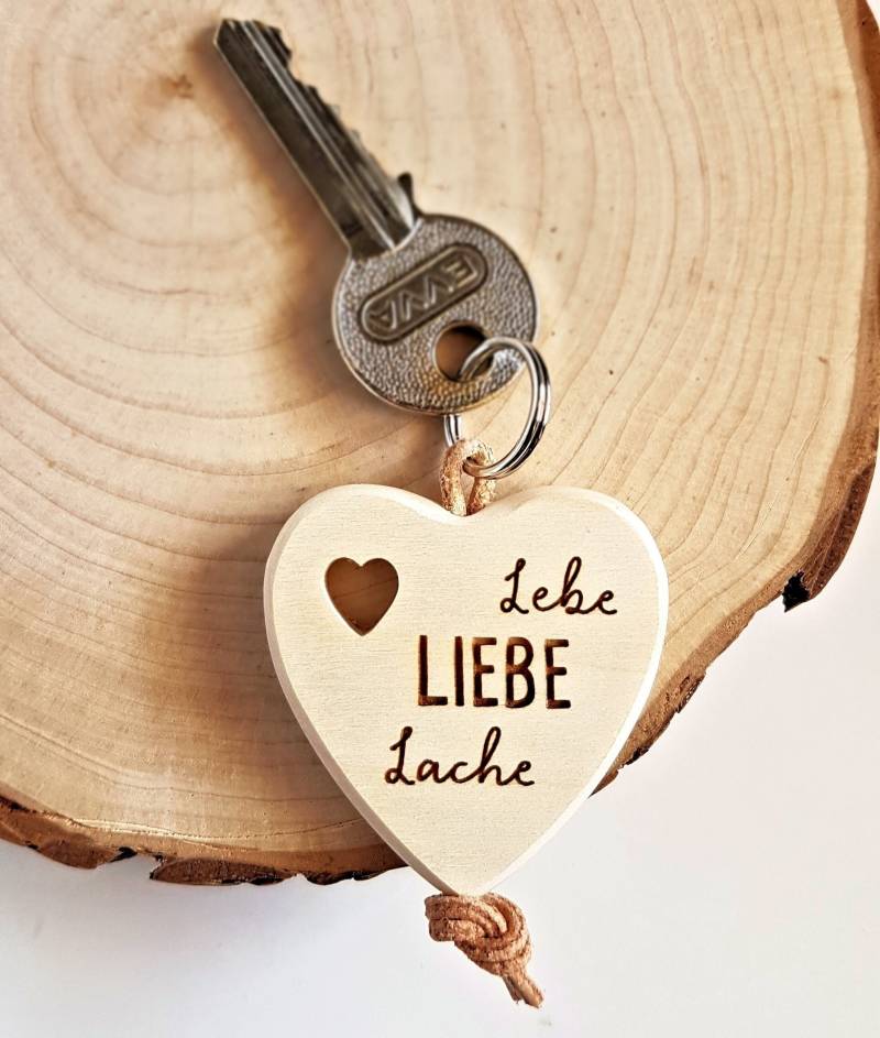 Schlüsselanhänger Herz Massivholz/Holzherz Mit Gravur - Lebe, Liebe, Lache Schlüsselanhänger Herz Massivholz/Holzherz Mit Gravur - Lebe, Liebe, Lache von hebraHolzGeschenke