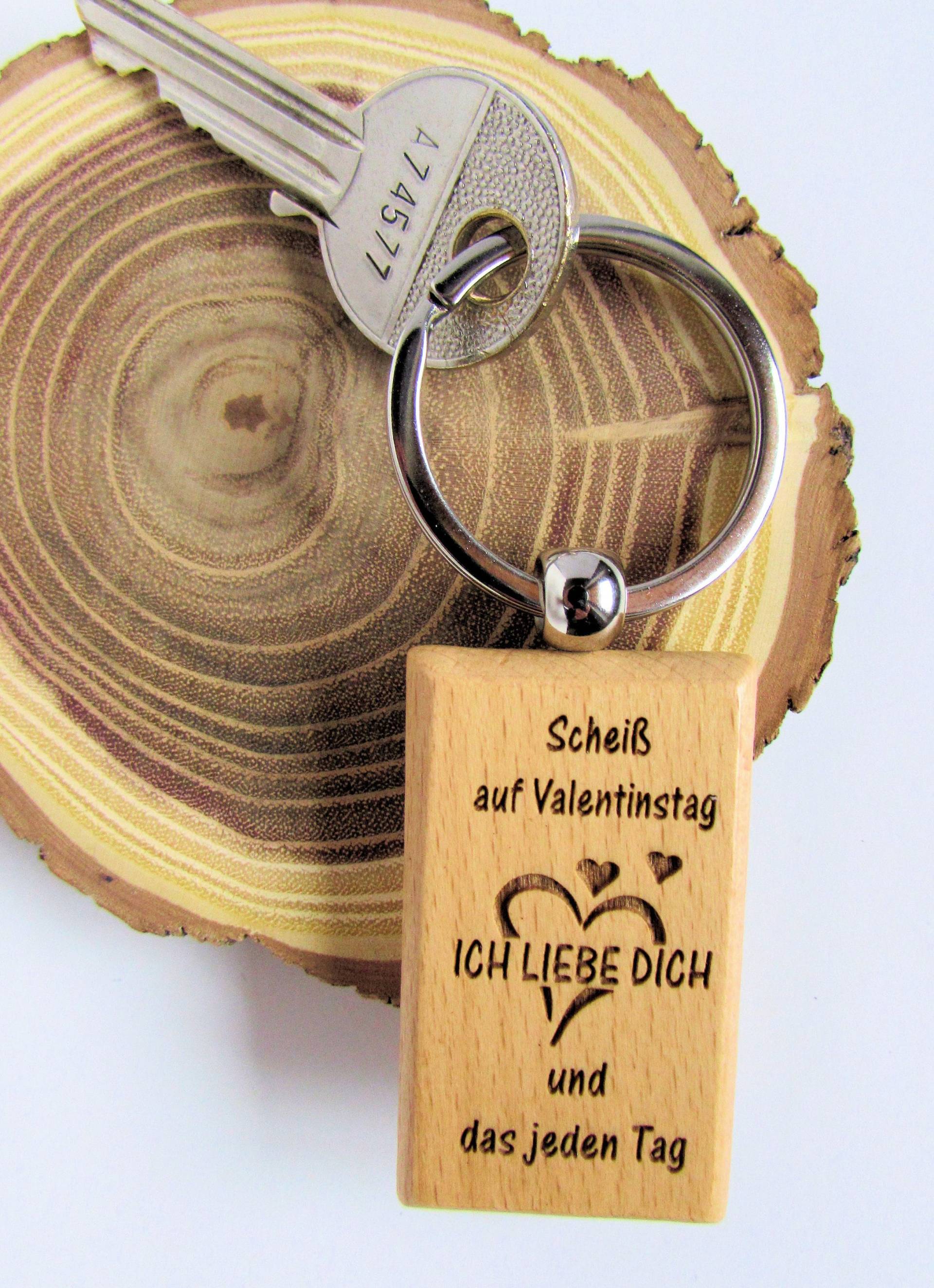 Schlüsselanhänger Holz, Scheiß Auf Valentinstag Ich Liebe Dich Und Das Jeden Tag/Geschenk Für Verliebte Schlüsselanhänger Holz, Scheiß Auf Valentinstag Ich Liebe Dich Und Das Jeden Tag/Geschenk Für Verliebte von hebraHolzGeschenke