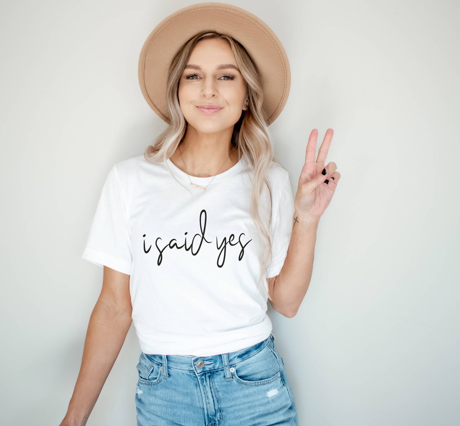 Jga Und Braut Shirt "I Said Yes" Für Den Perfekten Junggesellinnenabschied Jga Und Braut Shirt "I Said Yes" Für Den Perfekten Junggesellinnenabschied von heibreeze