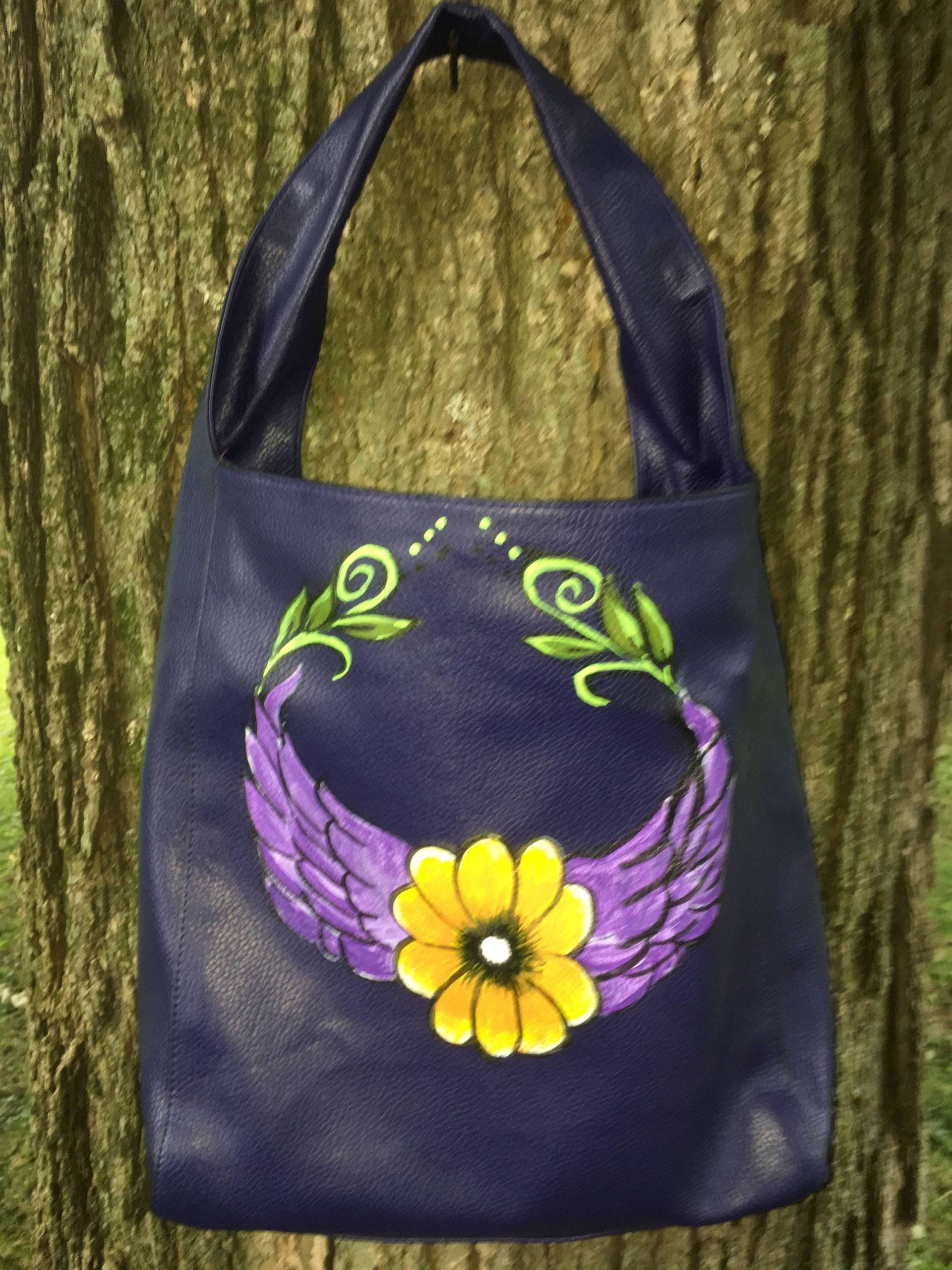 Froral Flügelkranz Tattoo Wie Vegane Hobo Schulter Handtasche, Handbemalt - Heidi Kluzak Art Froral Flügelkranz Tattoo Wie Vegane Hobo Schulter Handtasche, Handbemalt - Heidi Kluzak Art von heidikluzakArt