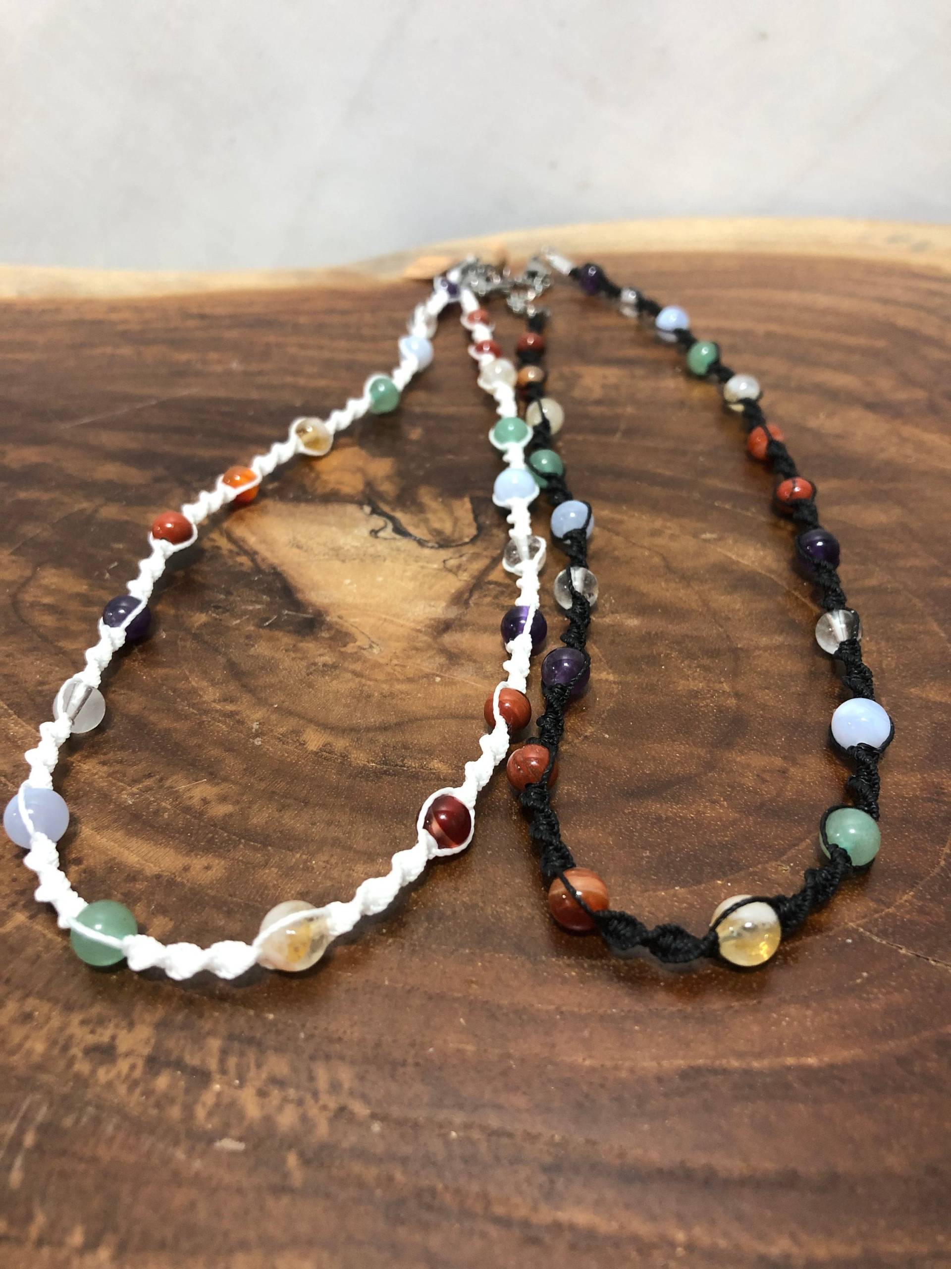 Chakra Makrameekette Chakra Makrameekette von heilsteinchen