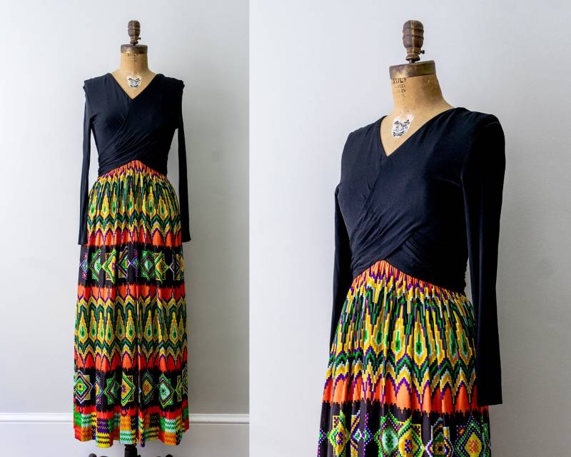 Maxikleid Mit 60Er Jahre Aufdruck. Vintage Boho Kleid. Drapiert. Op-Art. Wickelkleid. Orange, Gelb, Schwarz. S Maxikleid Mit 60Er Jahre Aufdruck. Vintage Boho Kleid. Drapiert. Op-Art. Wickelkleid. Orange, Gelb, Schwarz. S von heirloomen