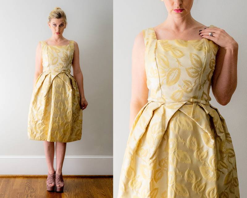 Vintage 50Er Jahre Brokat Kleid. Partykleid in Gold. Gelber Champagner-Seide Mit Blumenmuster. Zacken Rock. Voll. S Vintage 50Er Jahre Brokat Kleid. Partykleid in Gold. Gelber Champagner-Seide Mit Blumenmuster. Zacken Rock. Voll. S von heirloomen