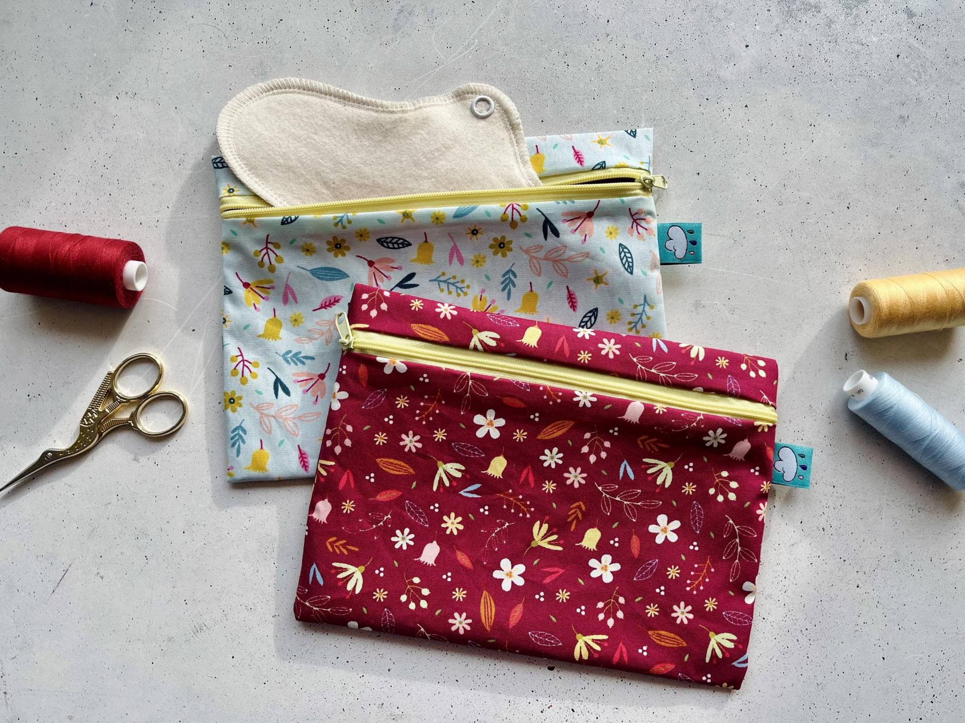 Wetbag Beschichtete Baumwolle Blumenwiese Zum Transport Von Stoffbinden Wetbag Beschichtete Baumwolle Blumenwiese Zum Transport Von Stoffbinden von heiterbiswolkigKoeln