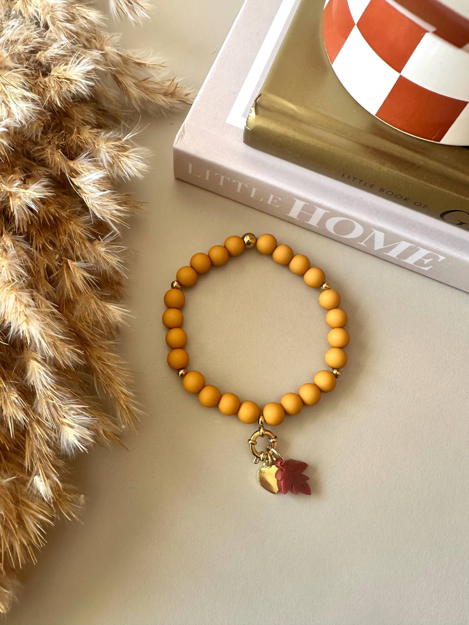 Mix&match Armband Perlenarmband Caramel Schmuckanhänger Schmuck Boho Gold Acrylanhänger Smiley Croissant Brezel Herzanhänger Acryl Mix&match Armband Perlenarmband Caramel Schmuckanhänger Schmuck Boho Gold Acrylanhänger Smiley Croissant Brezel Herzanhänger Acryl von hejEmmiCreative