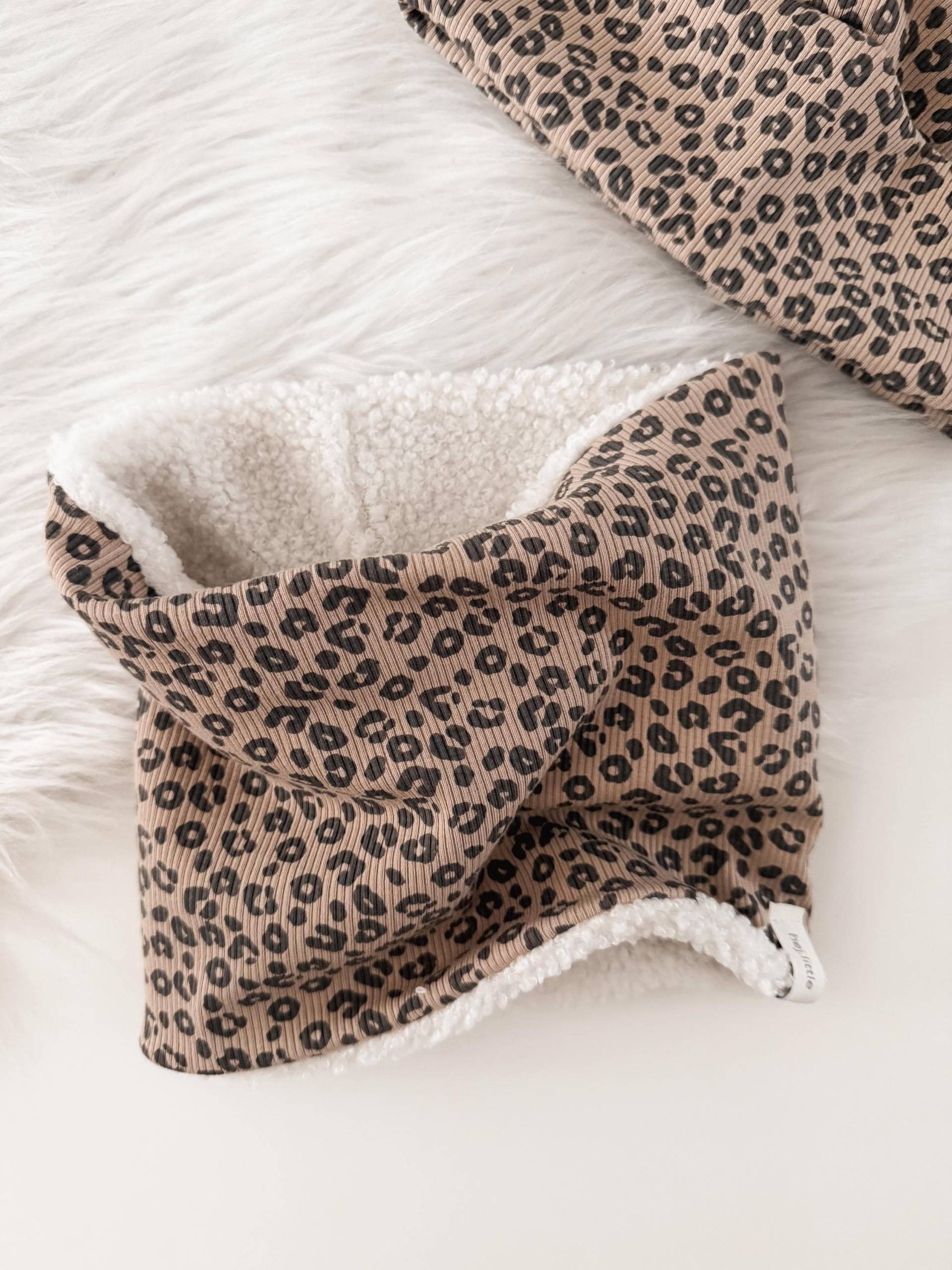 Leo Loop Sand Teddyfleece Für Babys & Kleinkinder | Baby Halssocke Kinder Schal von hejLittle
