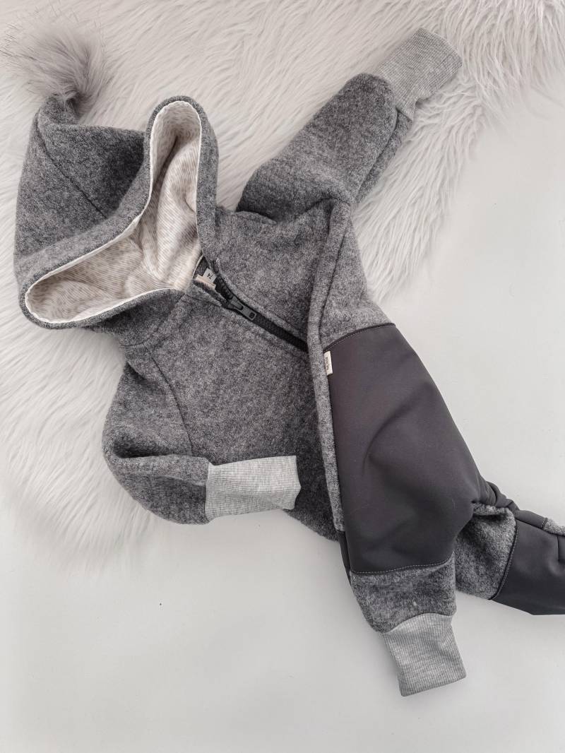 Walkanzug Grau/Leo Hell Mit Schutzpatches Für Babys & Kleinkinder | Wollwalk Overall Wollwalkanzug Baby Kleinkind von hejLittle