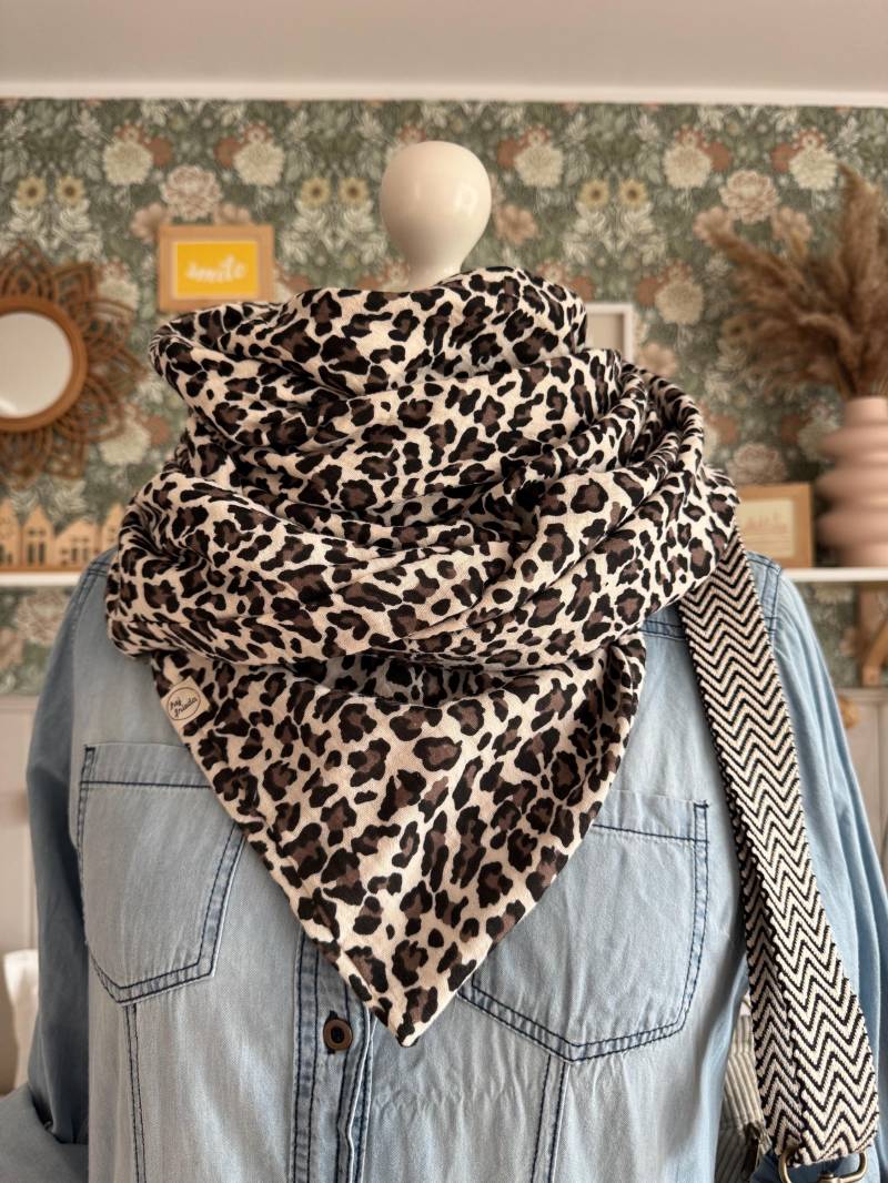 Hanna Musselintuch Xl Leo // Damen Schal Tuch Halstuch Dreieckstuch Stilltuch Musselin Leomuster Beige Schwarz von hejfrieda