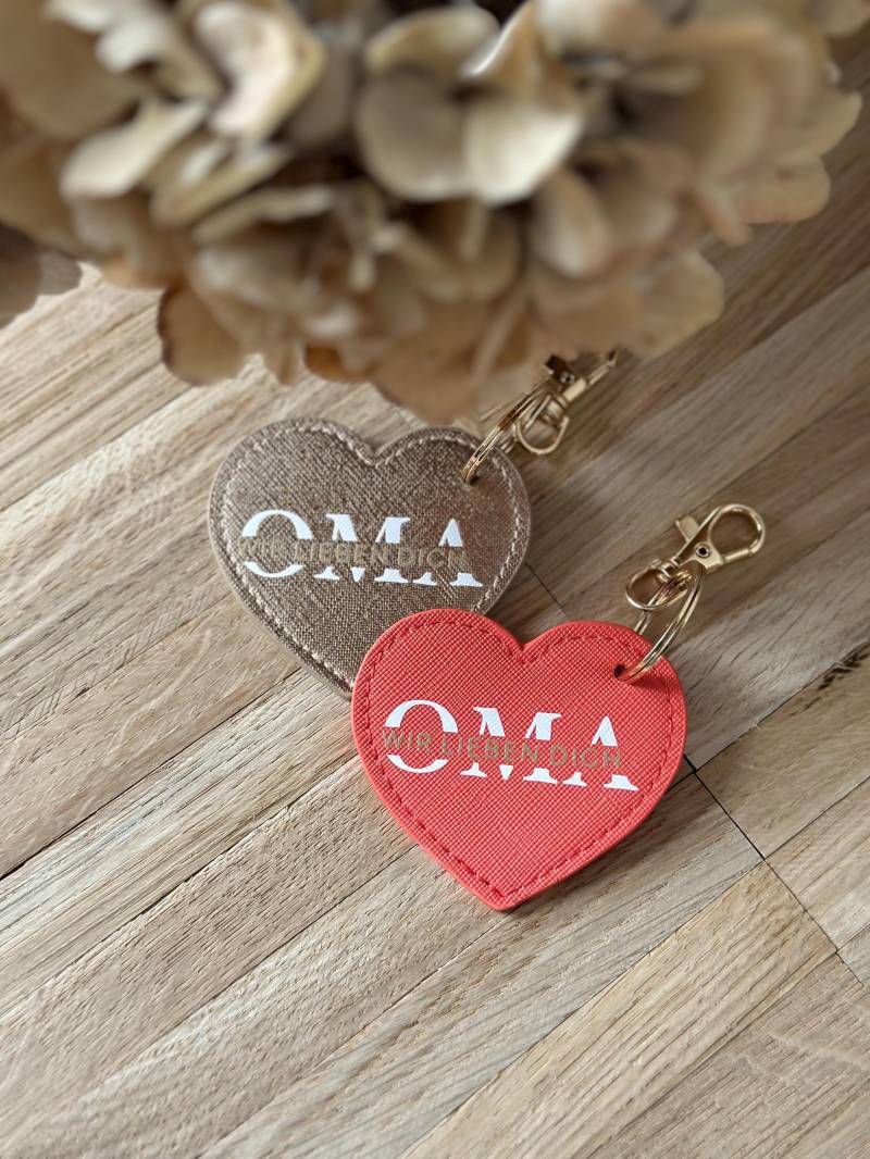 Schlüsselanhänger Oma | Geschenk Für Kunstleder Herz Wir Lieben Dich Geschenkidee Muttertag Schlüsselanhänger Oma | Geschenk Für Kunstleder Herz Wir Lieben Dich Geschenkidee Muttertag von hejlittlefam