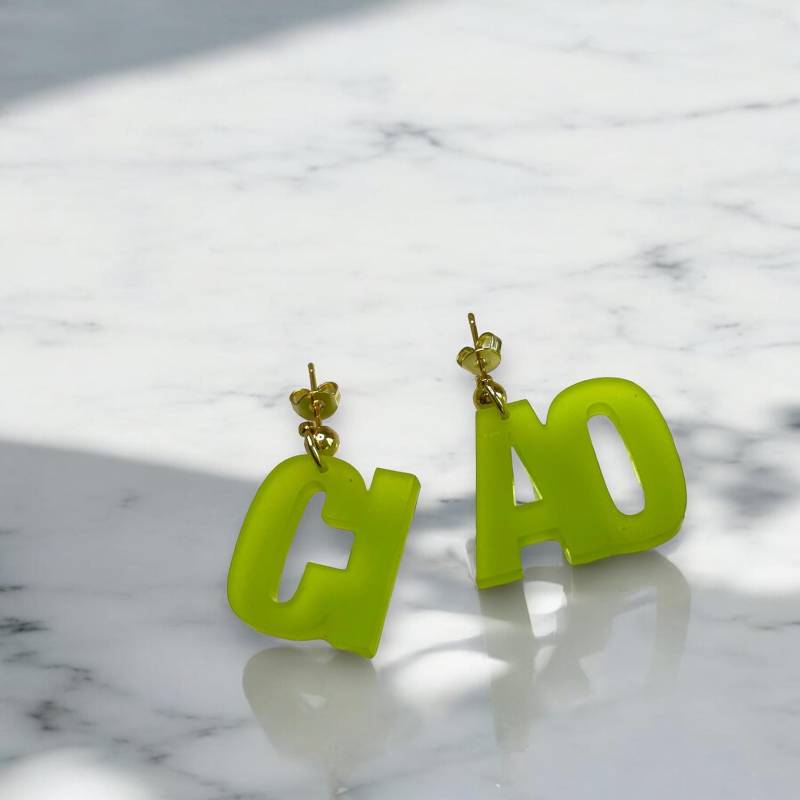 Ohrring »Ciao« | Allergikerfreundlich Edelstahl Vergoldet Hellgrünes Acryl Leichte Statement-Ohrringe Schmuck Geschenk von hejmamie