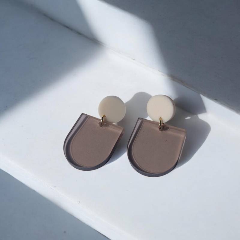 Ohrring »Cora« | Allergikerfreundlich Braunes Acryl Matt Und Transparent Minimalistisch Leichte Statement-Ohrringe Schmuck von hejmamie