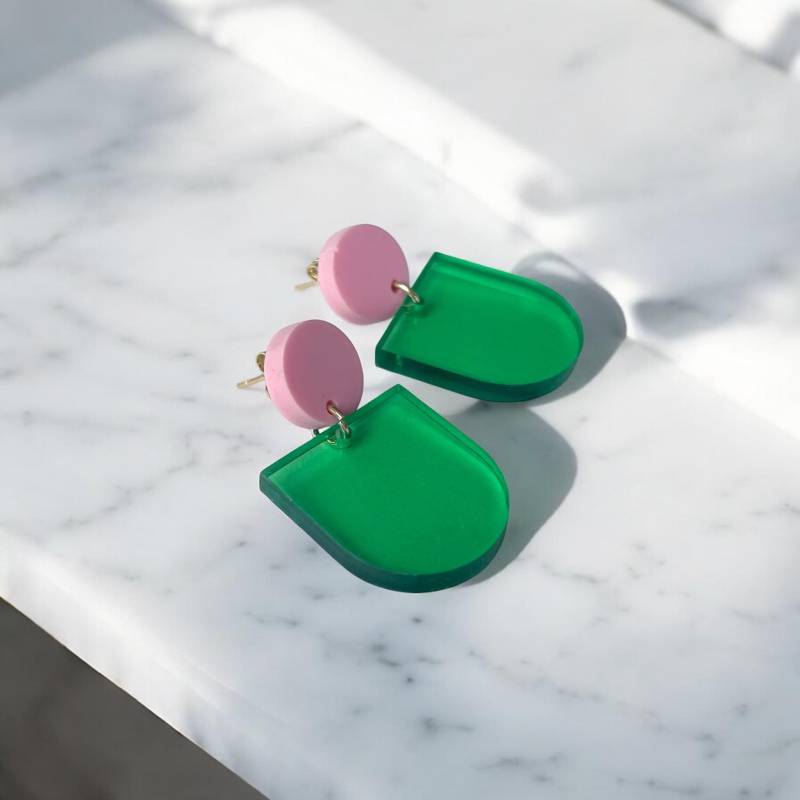 Ohrring »Cora« | Allergikerfreundlich Rosa Und Grün-Transparentes Acryl Color-Blocking Leichte Statement-Ohrringe Schmuck von hejmamie