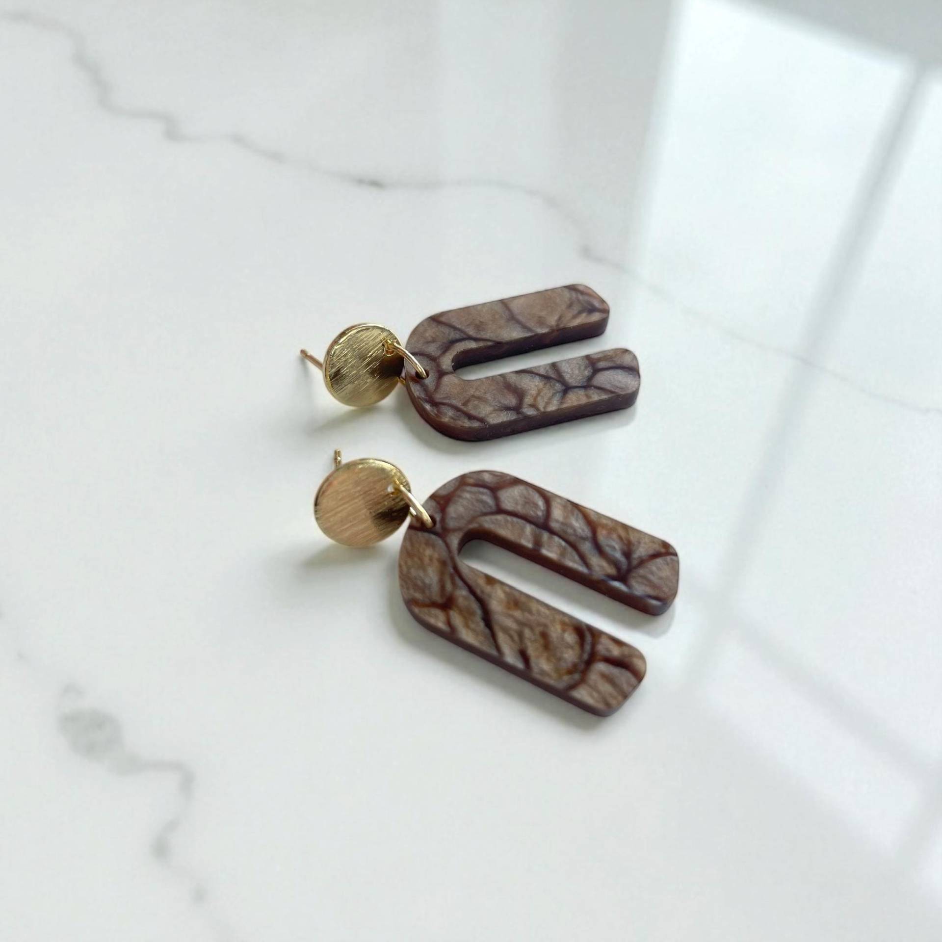 Ohrring »Marianne« | Allergikerfreundlich Messing Vergoldet Braun Marmoriertes Acryl Leichte Statement-Ohrringe Schmuck Geschenk von hejmamie
