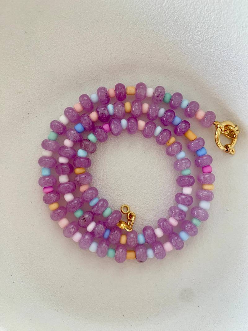 Edelsteinkette Lila Angelit & Porzellanperlen Pastel | 50cm Candy Necklace Style Handmade Macaron Colors Layering Jewelry Edelsteinkette Lila Angelit & Porzellanperlen Pastel | 50cm Candy Necklace Style Handmade Macaron Colors Layering Jewelry von hejnoa