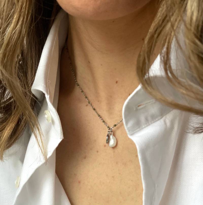 Silberkette Mit Zwei Anhängern | Kette Silberelementen - Und Perlen-Kombination Doppelanhänger Aus Silberner Münze Süßwasserperle Silberkette Mit Zwei Anhängern | Kette Silberelementen - Und Perlen-Kombination Doppelanhänger Aus Silberner Münze Süßwasserperle von hejrubydesign