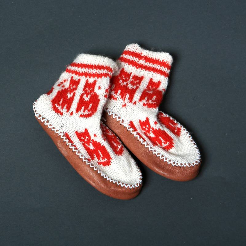 Hausschuhe Baby Mädchen-Kind Katze Rot Weiße Wolle Lederschuhe Handgefertigte Eco Freundliche Socke Skandinavisch von helgihandicraft