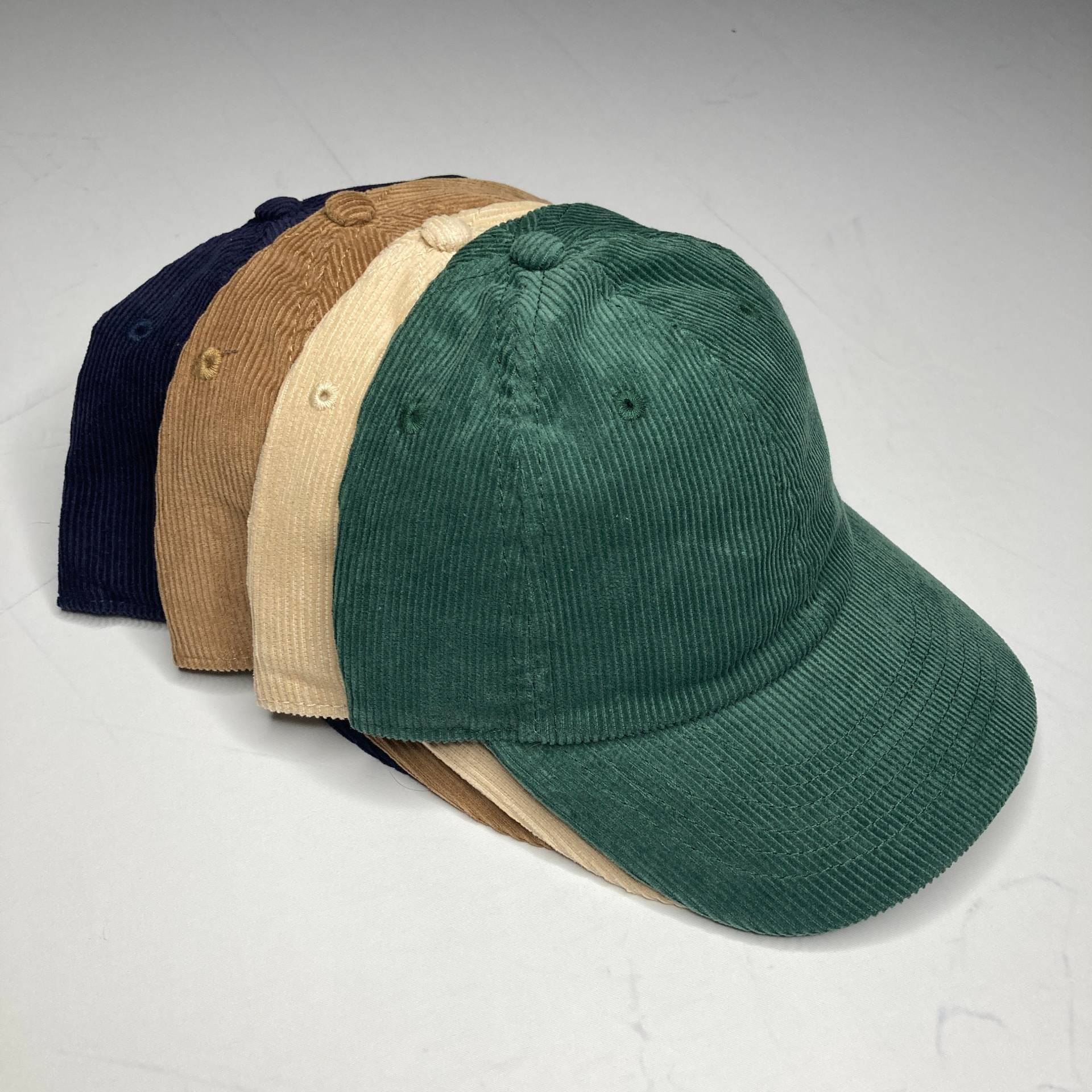Geschenk Urlaub - Cord Dad Hat Low Profil Grün, Khaki, Creme & Navy W/Messingverschluss 100% Baumwolle Geschenk Urlaub - Cord Dad Hat Low Profil Grün, Khaki, Creme & Navy W/Messingverschluss 100% Baumwolle von hellakleen
