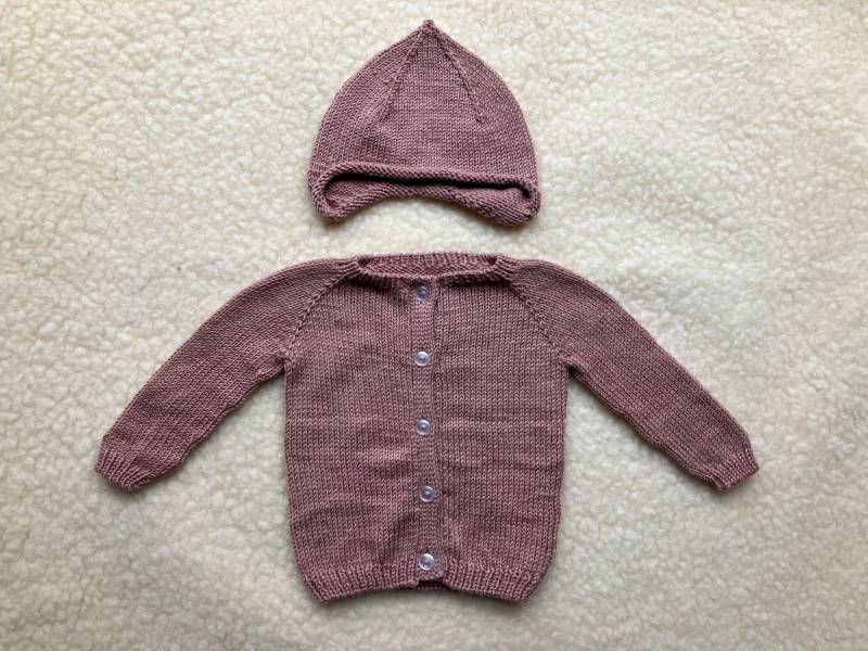 Baby Strickjacke Mütze Set Newborn Geburt Taufe 56 Handgestrickt Handknit Altrosa Merino Wolle Geschenk von hellohandknit