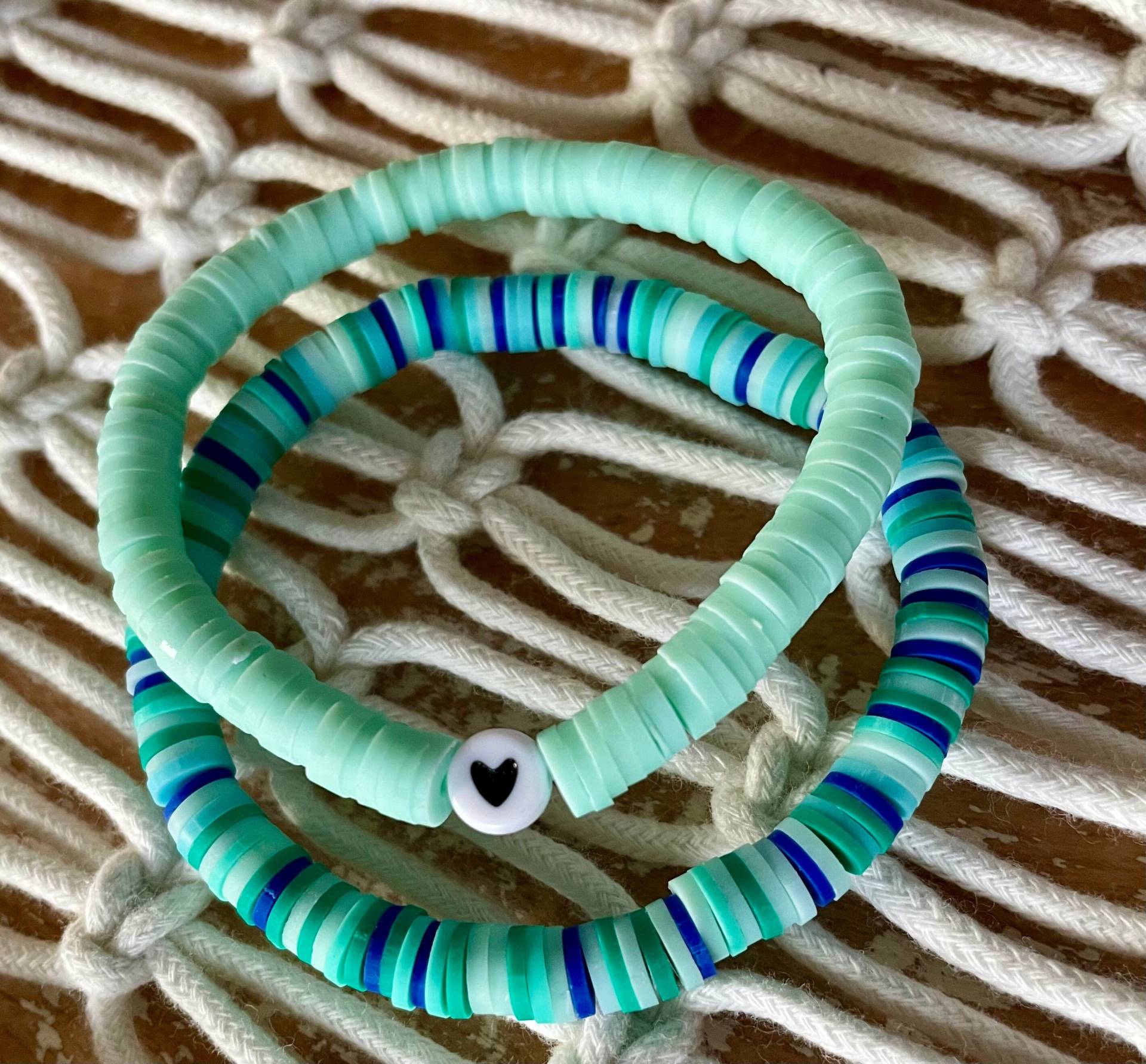 2 Individuelle Armbänder von helloloverlyCo