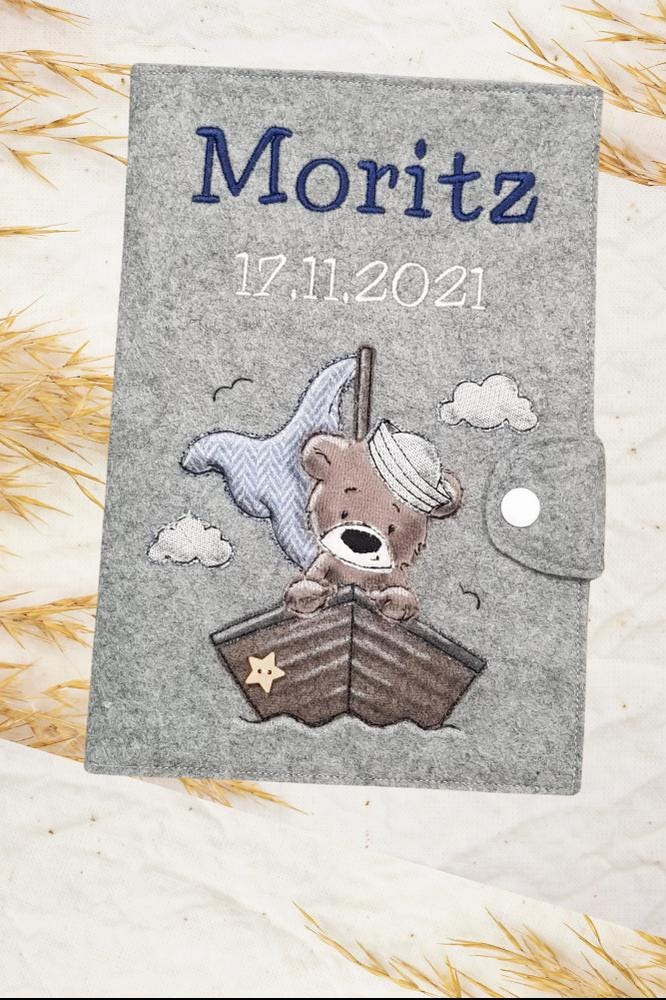 U-Heft-Hülle, Filz, Personalisiert, Bestickt, U-Pass-Hülle, Bär Im Boot U-Heft-Hülle, Filz, Personalisiert, Bestickt, U-Pass-Hülle, Bär Im Boot von heminaKreativ