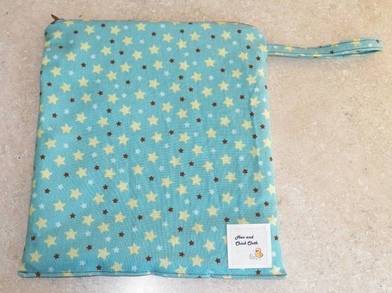 Mittlere Nasstasche - Blaue Sterne 3006 Mittlere Nasstasche - Blaue Sterne 3006 von henandchickcloth