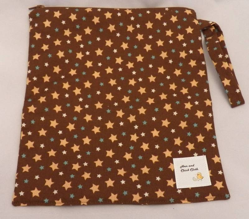 Mittlere Nasstasche - Braune Sterne 3012 Mittlere Nasstasche - Braune Sterne 3012 von henandchickcloth