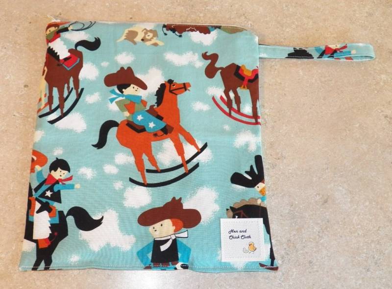 Mittlere Nasstasche - Rockin' Broncos- 3001 Mittlere Nasstasche - Rockin' Broncos- 3001 von henandchickcloth