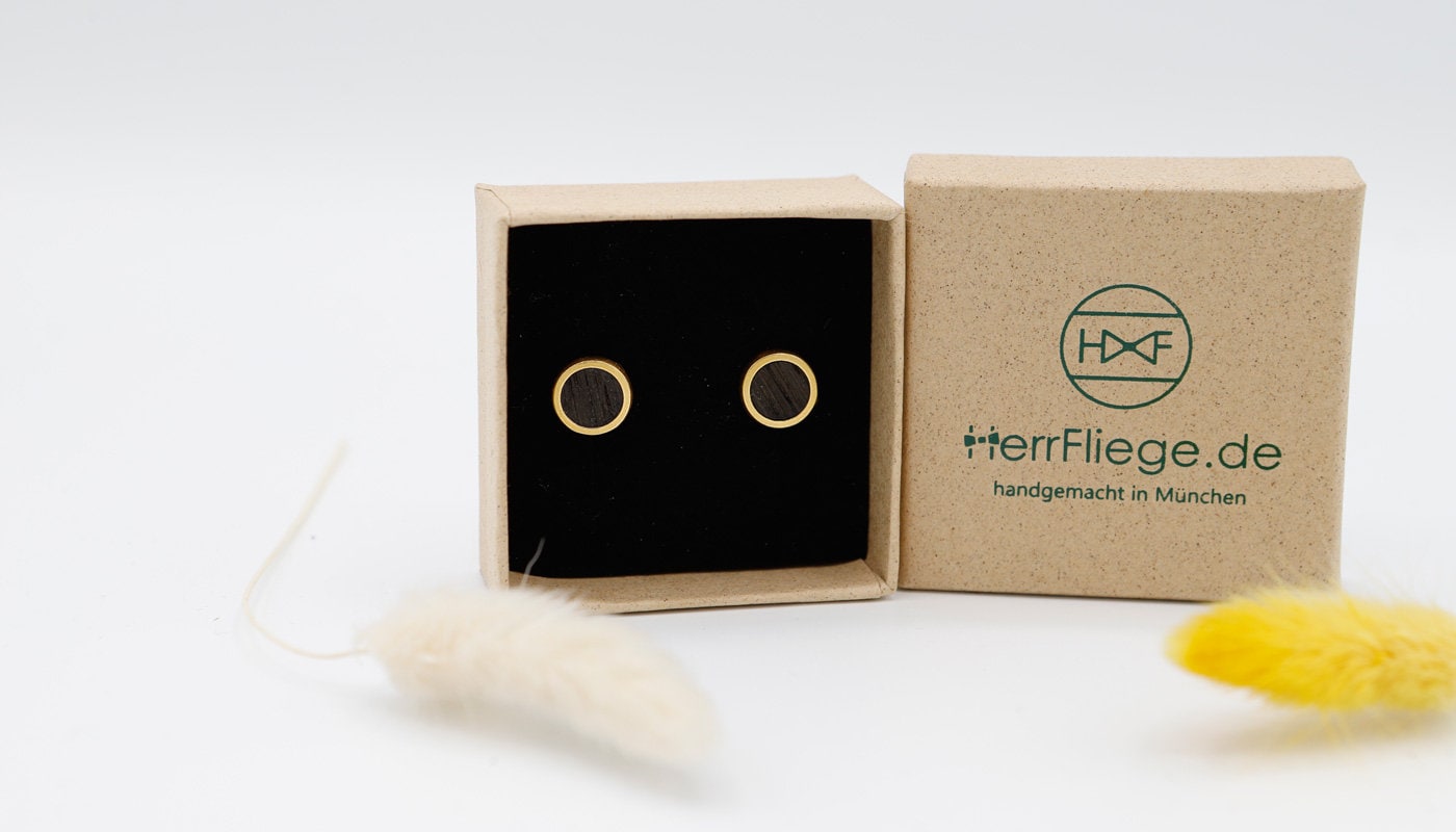 Ohrstecker Rund 9mm Aus Nussbaum Holz Mit Silber/Gold Fassung Handgefertigt in Deutschland Ohrstecker Rund 9mm Aus Nussbaum Holz Mit Silber/Gold Fassung Handgefertigt in Deutschland von herrfliegeSHOP