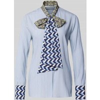 Herzensangelegenheit Regular Fit Seidenbluse mit Schleifen-Detail in Hellblau, Größe 44 Herzensangelegenheit Regular Fit Seidenbluse mit Schleifen-Detail in Hellblau, Größe 44 von herzensangelegenheit