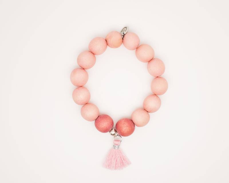 Single Mala Perlenarmband Auf Elastikband Mit Rosa Holzperlen, Sterlingsilberperle Und Quaste, Boho, Statement Schmuck Von Herzensperle von herzensperle
