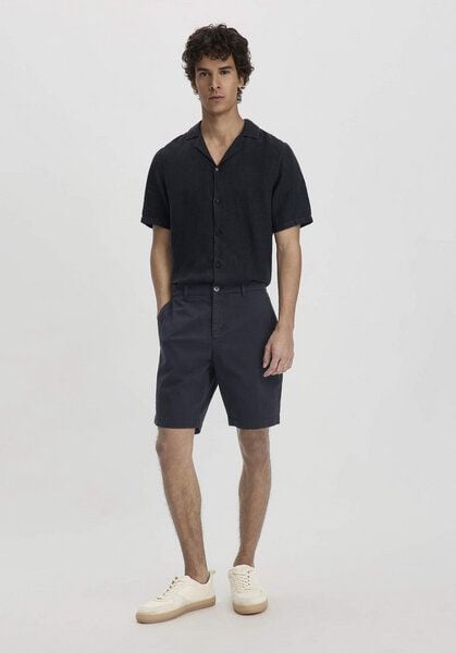 hessnatur Chino Shorts Relaxed aus Bio-Baumwolle von hessnatur