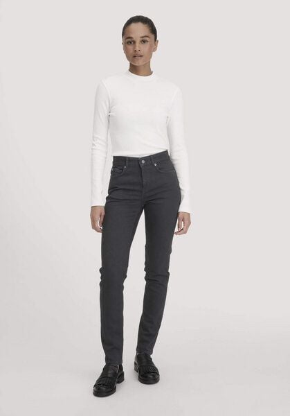 hessnatur Jeans LEA Mid Rise Slim aus Bio-Denim von hessnatur