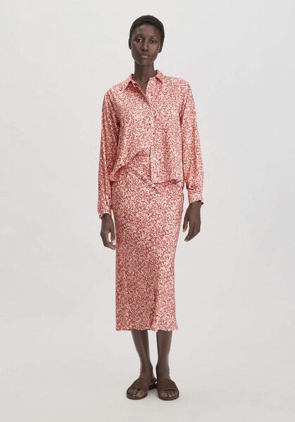 hessnatur Print Rock Midi Regular aus reiner LENZING ECOVERO Viskose von hessnatur