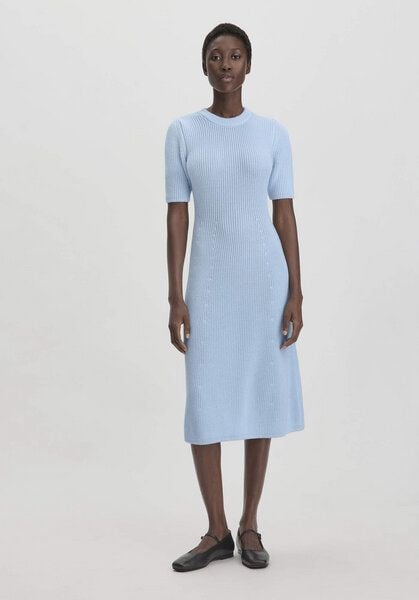 hessnatur Strick Kleid Midi Slim aus reiner Bio-Baumwolle von hessnatur