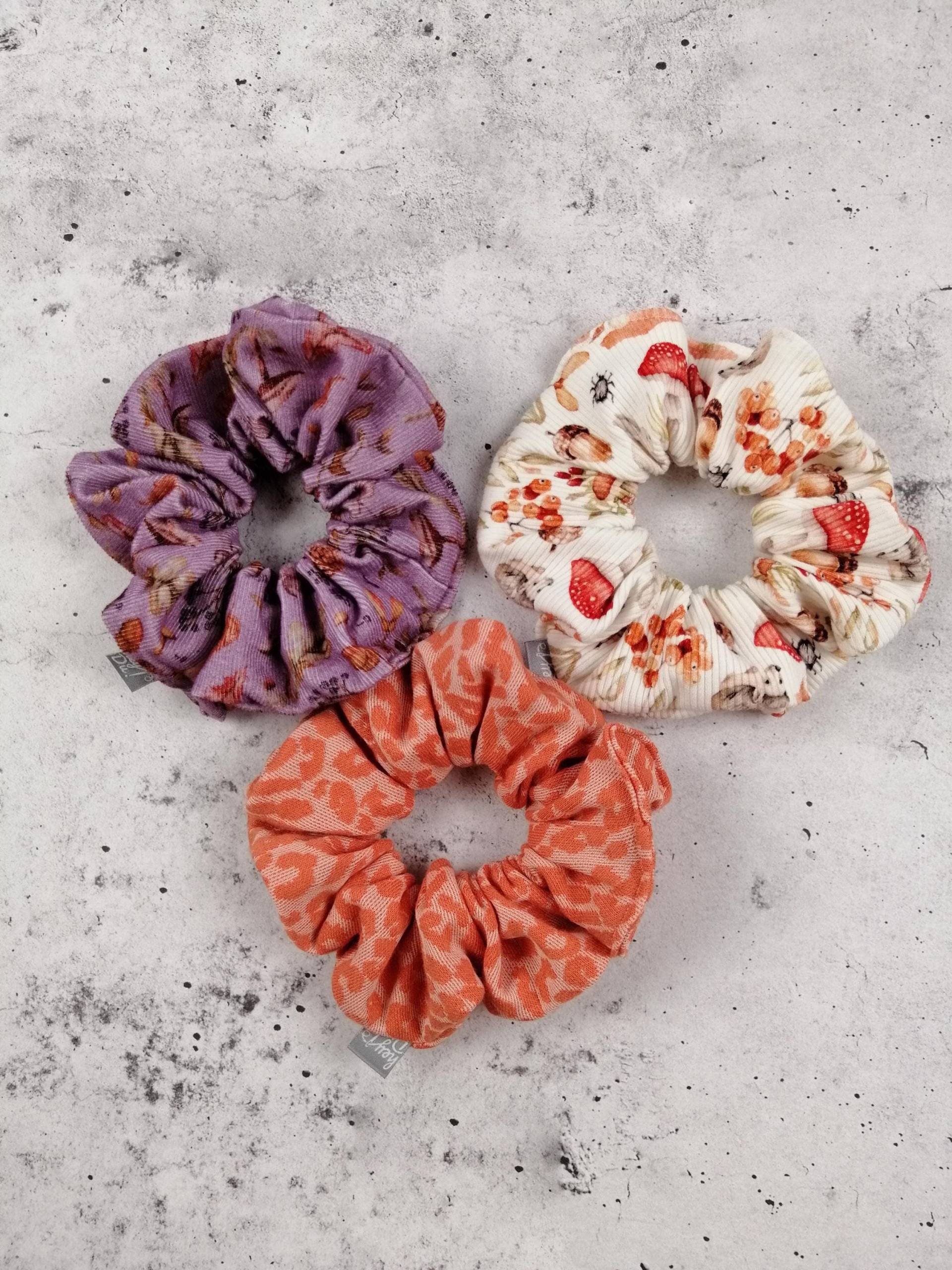 Scrunchie, Haargummi, Zopfgummi, Accessoire, 90Er, Retro, Herbst, Leo Scrunchie, Haargummi, Zopfgummi, Accessoire, 90Er, Retro, Herbst, Leo von heyDuhandmade