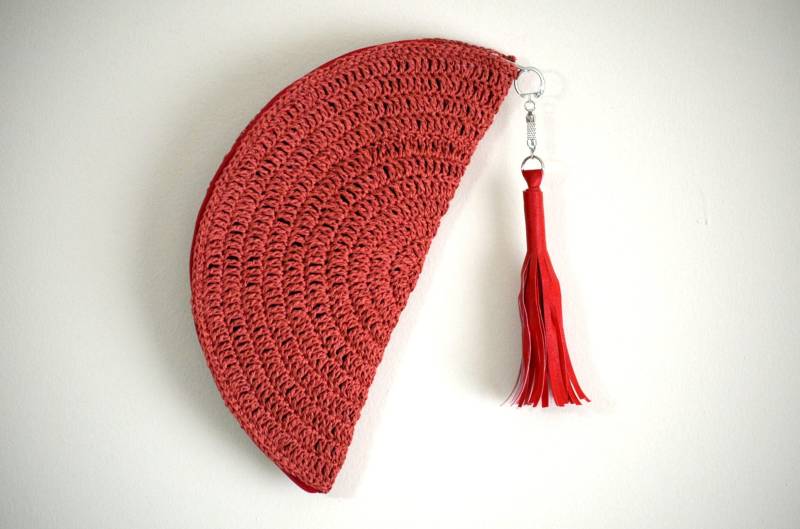 Tomate Halbmond Raffia Tasche, Stroh Burgund Clutch, Quaste Abendtasche, Wicker Handtasche, Boho Frauen Geldbörse, Sommer Strand Meer Geldbörsen Frau von hibbe