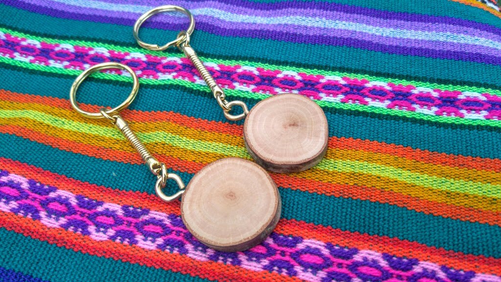 Liebe Geschenk, Zwei Schlüsselanhänger, Bff Freundschaft Vorhanden, Handgefertigt Aus Einem Baum Zweig Eines Schwarzdornmit Naturfarbenen Und Muster Liebe Geschenk, Zwei Schlüsselanhänger, Bff Freundschaft Vorhanden, Handgefertigt Aus Einem Baum Zweig Eines Schwarzdornmit Naturfarbenen Und Muster von hightreewoodcraft