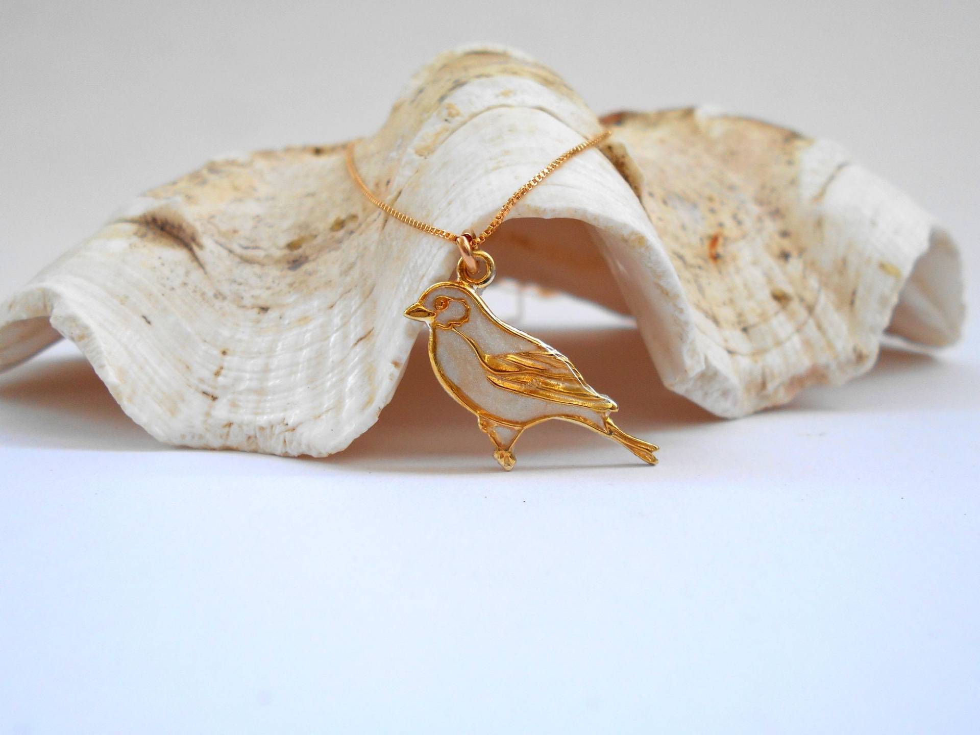 Gold Vogel Halskette, Filled Einzigartiger Anhänger Nacklace, Charm, Halskette Für Frau, Gold&weiß von hilawelner