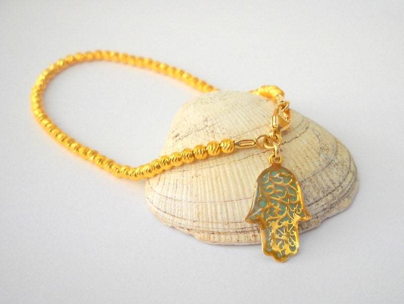 Goldfield Mint Grün Hamsa Charm Armband, Perlen Armband Mit Verzierten Filigranen Hand Charme, Fledermaus Mitzva Geschenk, Geschenk Für Sie von hilawelner