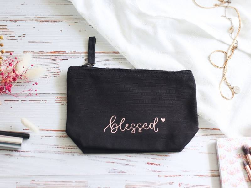 Kosmetiktasche | Kulturbeutel Mit Aufdruck "Blessed" in Verschiedenen Farben Und Größen Individuelle Geschenkidee von himmelhochART