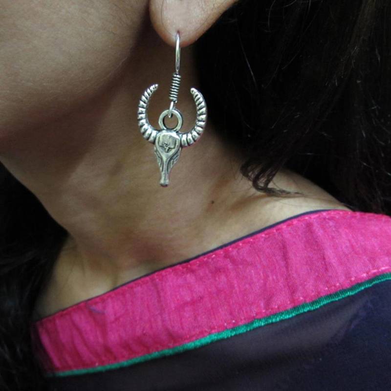 Silber Kuh Gesicht Ohrringe - Kleine in Versilberter Weißer Bronze Tier Wilder Wald Schmuck von hindustancrafts