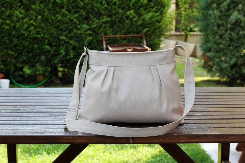 Kleine Umhängetasche Gefaltet Handtasche Für Frauen Top Reißverschluss Baumwolle Alltag Hobo Bag Slouchy Schultertasche Messenger Beige von hippirhino