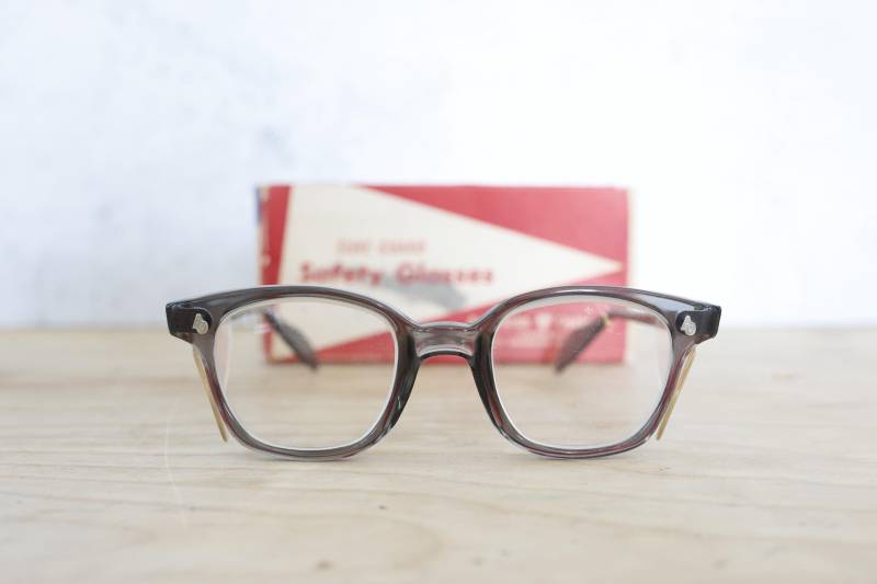Vintage American Optisch Schutzbrille Brillen 1960Er Jahre Made in Usa Nos Smokey Grün Ton Mit Box von hisandhervintage