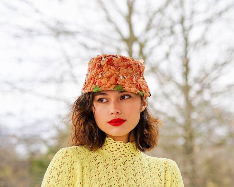 Vintage Blumen Eimer Hut, Cloche 1950Er-60Er Jahre Mod Frauen Tea-Party Kentucky Derby Retro Hut von hisandhervintage