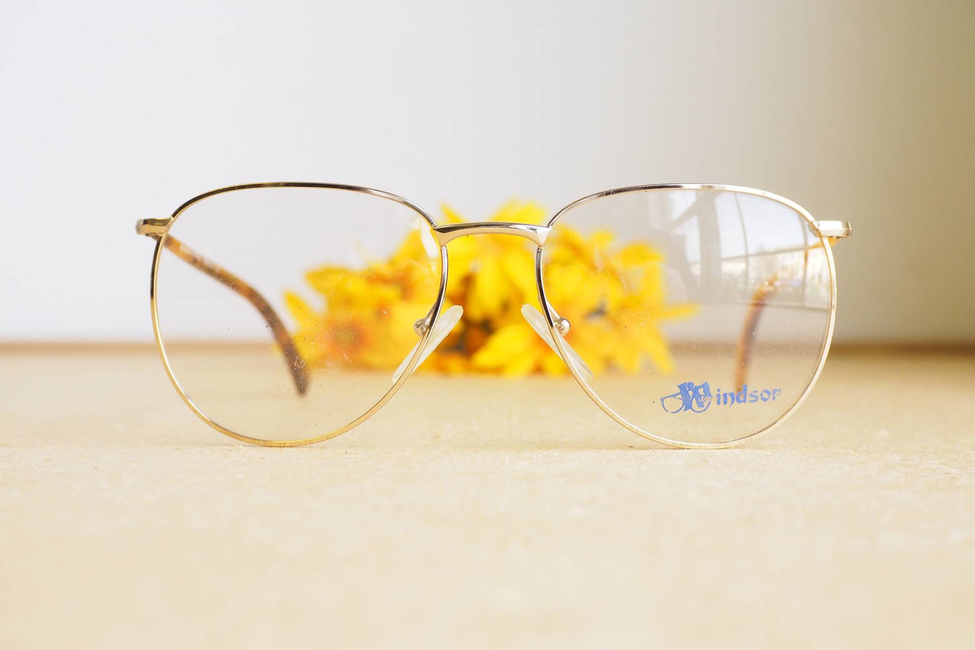 Vintage Brille 1980Er Jahre/New Old Stock/Hipster Von Windsor Made in Italy Ton Gold Mit Tortoiseshell Emaille von hisandhervintage