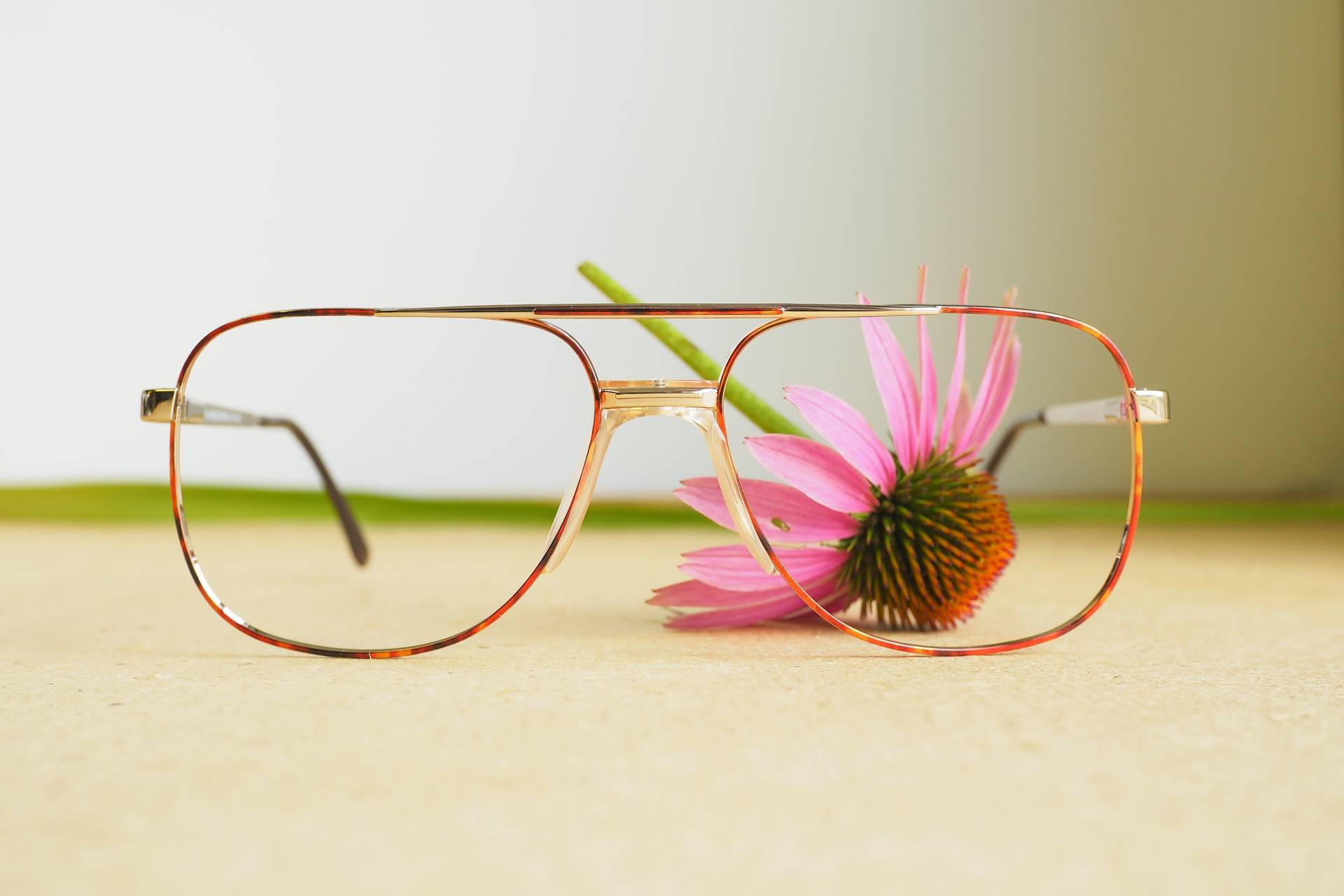 Vintage Brille 70Er Jahre/Fliegerbrille/New Old Stock/70Er Jahre/Hipster/Goldtoniert Mit Schildpatt Emaille Made in Italy New Stock von hisandhervintage