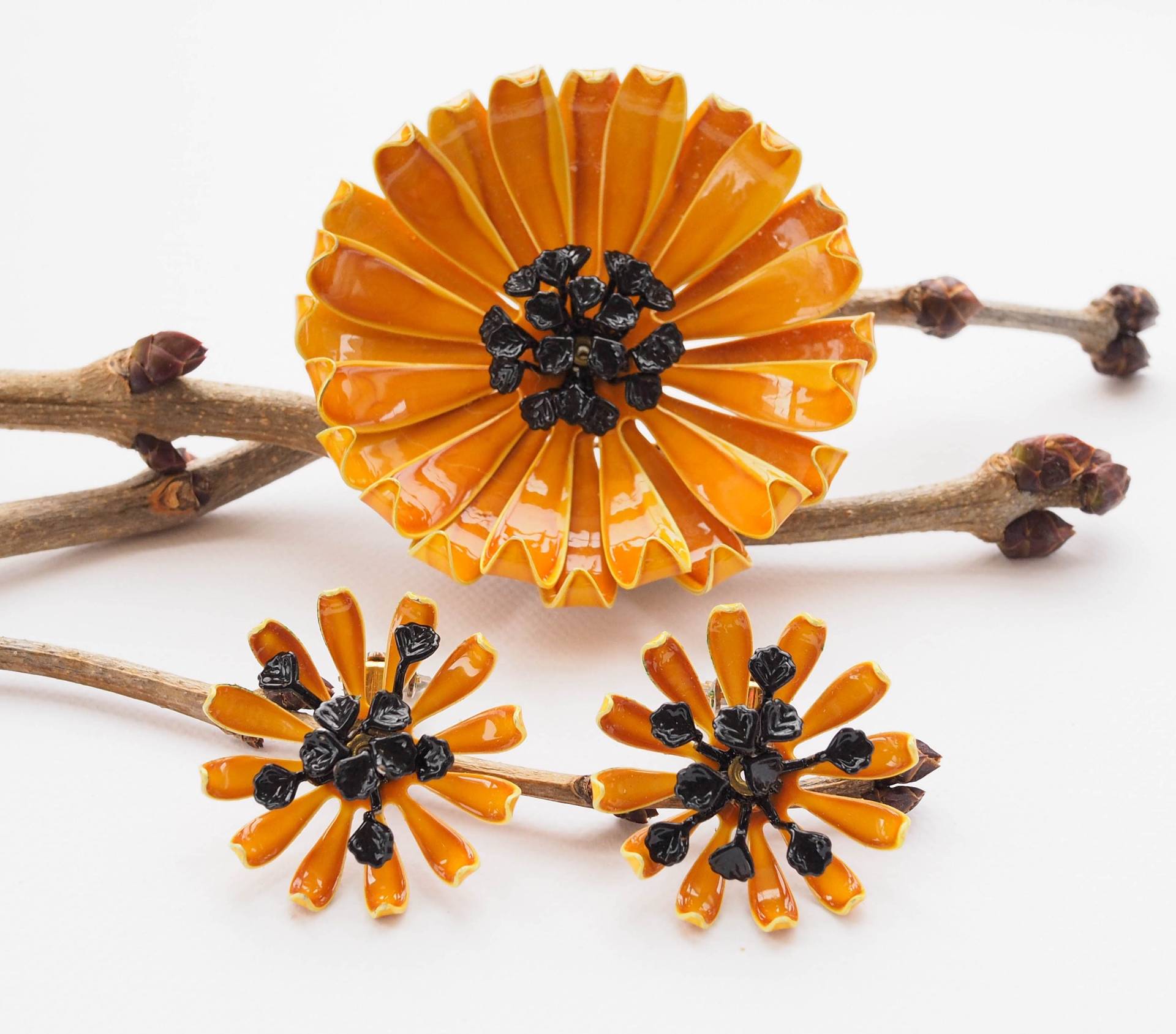 Vintage Emaille Schmuckset, Floral Brosche Ohrring, 1950Er Jahre Schmuck, Demi Parure, Modeschmuck von hisandhervintage